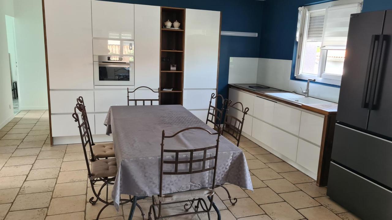 Maison Familiale Avec Jardin Clos Et Barbecue Holiday home Le Puy-en-Velay